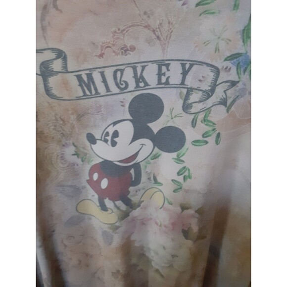 Disney Tops - Disney mickey mouse floral t-shirt women size2X Graphic tee Casual cream